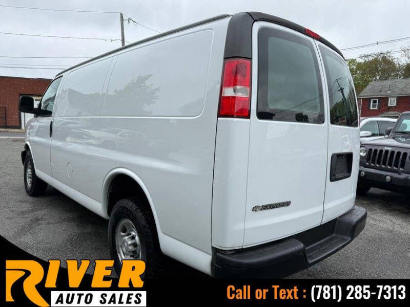 2017 Chevrolet Express 2500