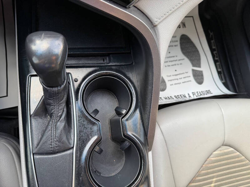 2019 Toyota Camry SE