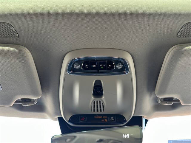 2021 Volvo XC90 T6 Momentum 7-Passenger