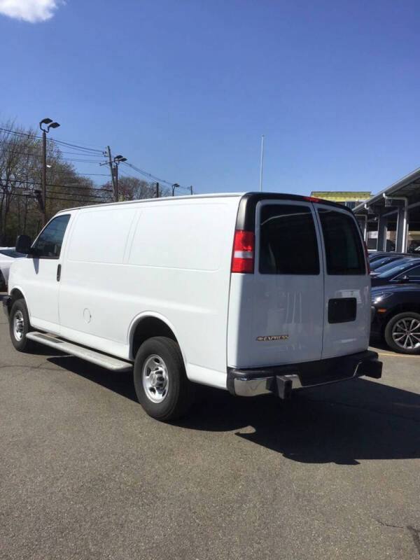 2024 Chevrolet Express 2500