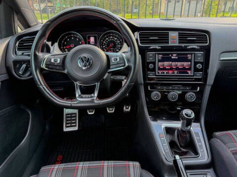 2021 Volkswagen Golf GTI S