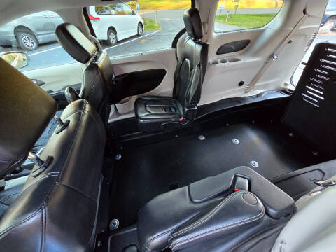 2022 Chrysler Pacifica Touring L