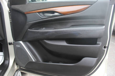 2017 Cadillac Escalade Luxury