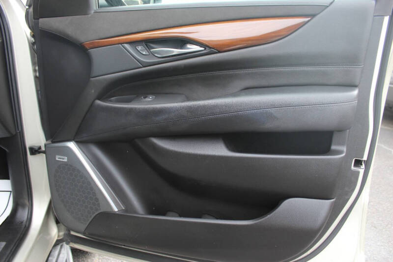 2017 Cadillac Escalade Luxury