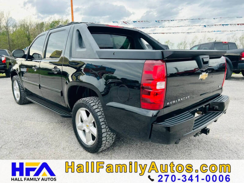 2011 Chevrolet Avalanche LS