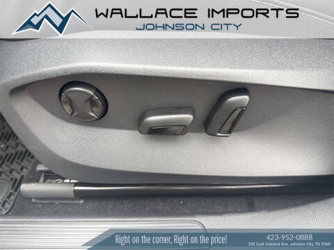 2026 Volkswagen Taos SE Black 4Motion