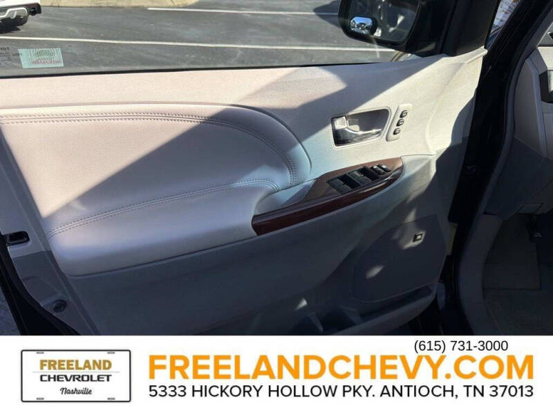 2013 Toyota Sienna Limited 7-Passenger