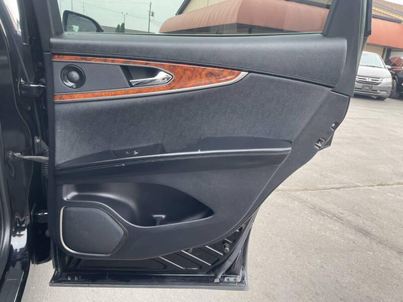 2020 Lincoln Nautilus Reserve