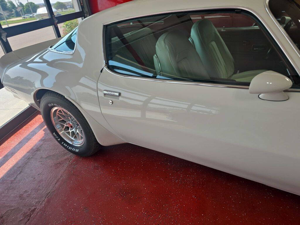1976 Pontiac Trans Am 21