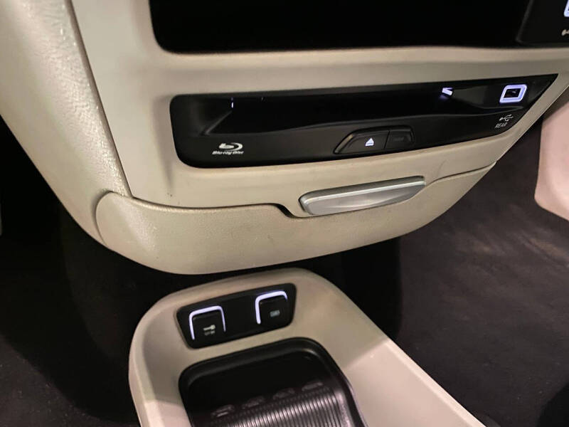 2017 Chrysler Pacifica Touring-L Plus