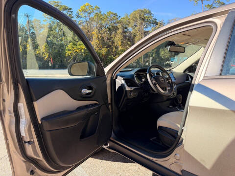 2016 Jeep Cherokee Sport