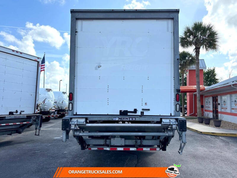 2017 Freightliner M2 106