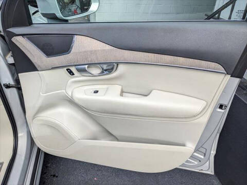 2023 Volvo XC90 B6 Plus Bright Theme 7P