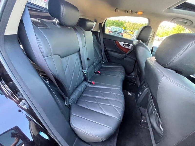 2011 Infiniti FX35