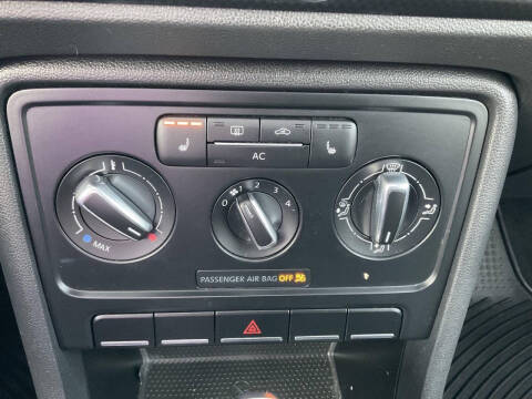 2012 Volkswagen Beetle