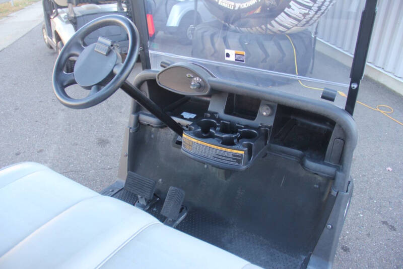 2020 E-Z-GO RXV ELiTE