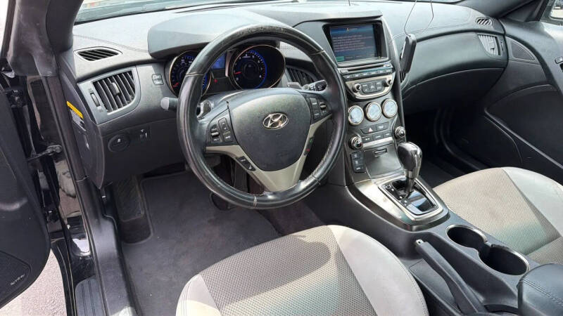 2013 Hyundai Genesis Coupe 2.0T Premium