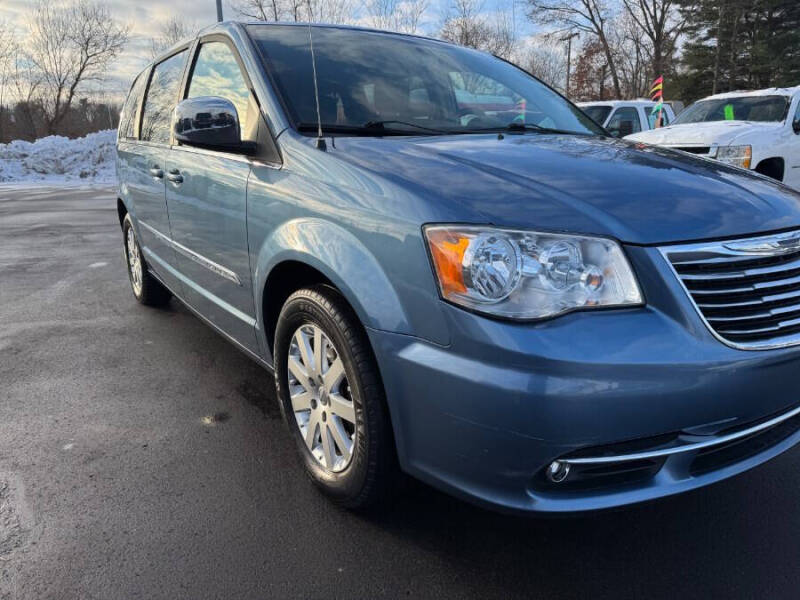 2011 Chrysler Town and Country Touring-L