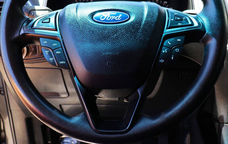 2020 Ford Edge SE