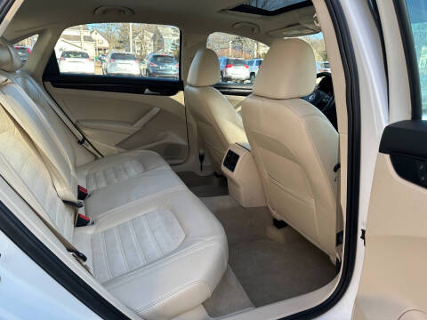 2015 Volkswagen Passat 1.8T SEL Premium