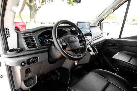 2022 Ford E-Transit 350