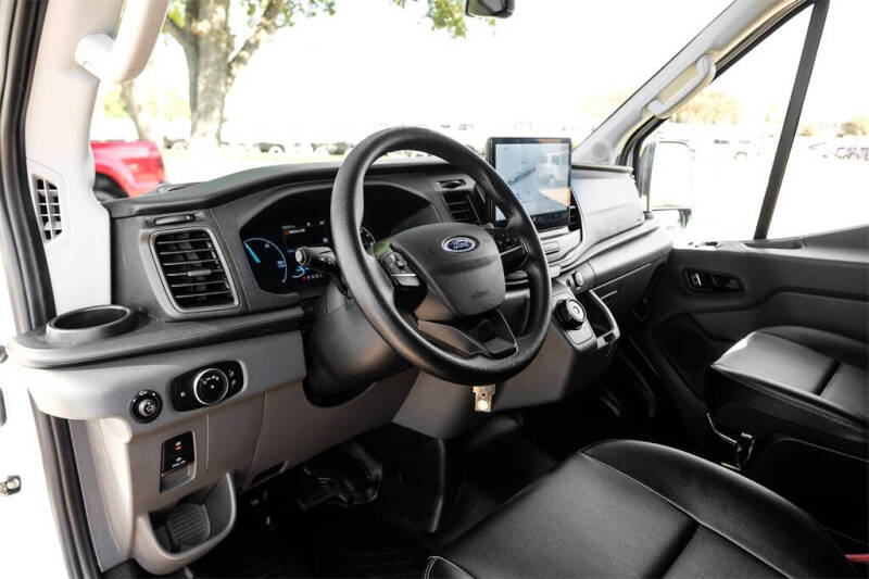 2022 Ford E-Transit 350