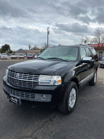 2008 Lincoln Navigator for sale at Gator's Auto Sales in Garland TX