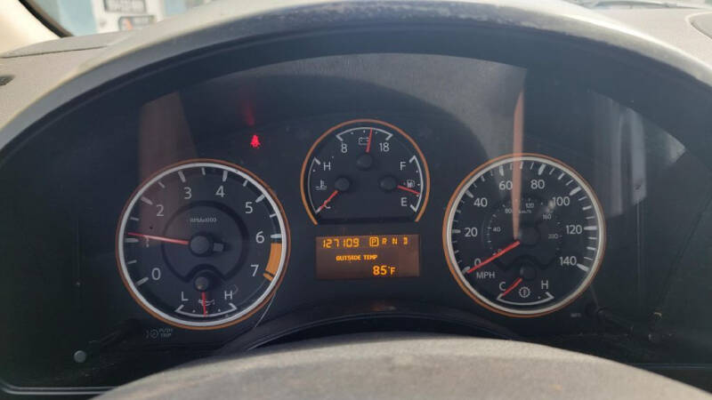 2012 Nissan Titan SV