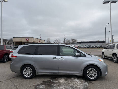 2012 Toyota Sienna XLE 8-Passenger
