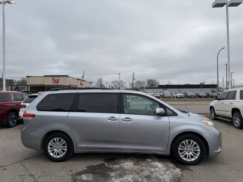 2012 Toyota Sienna XLE 8-Passenger