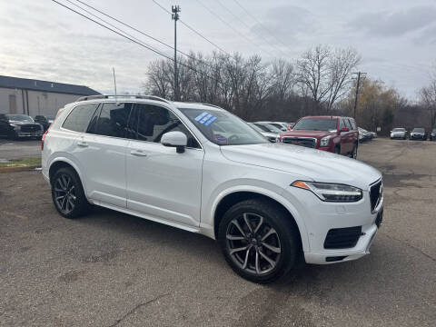 2016 Volvo XC90 T6 Momentum
