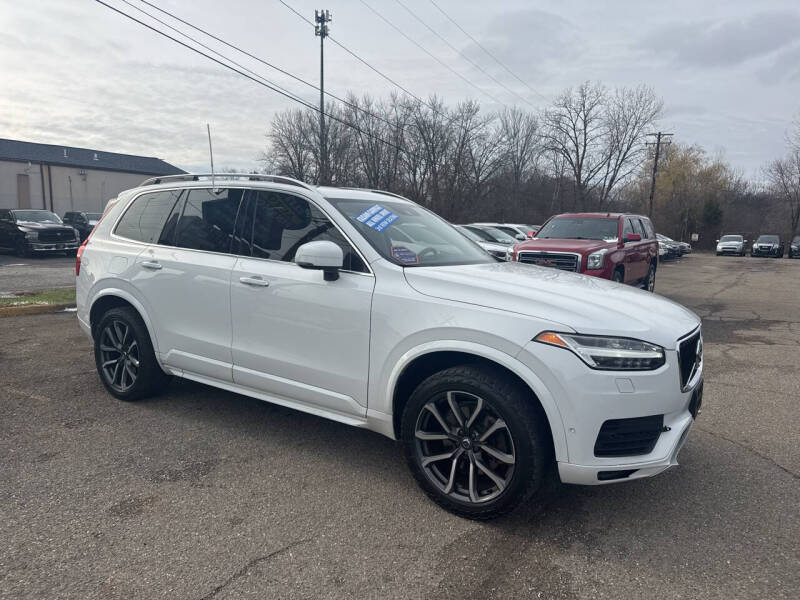 2016 Volvo XC90 T6 Momentum
