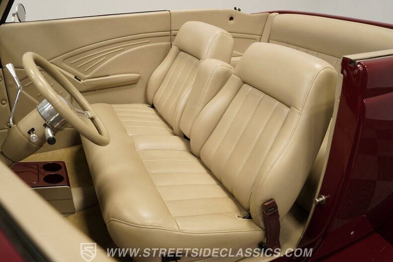 1937 Ford Cabriolet