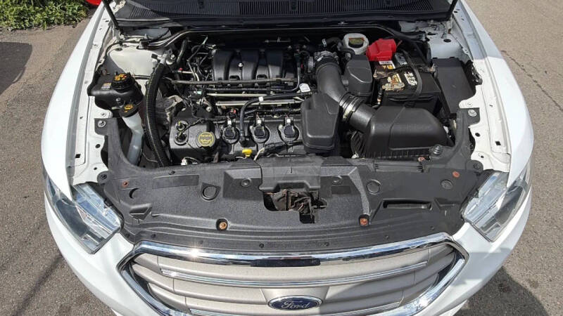 2018 Ford Taurus SEL