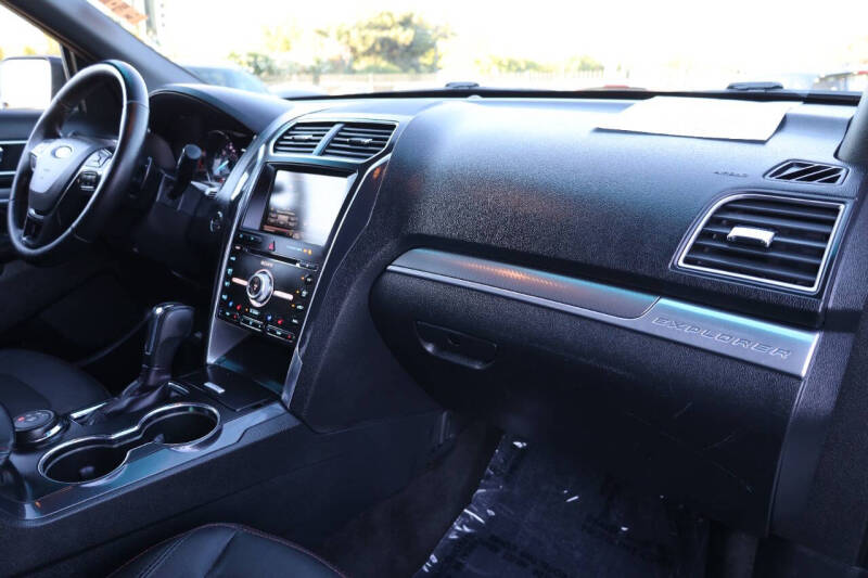 2016 Ford Explorer Sport