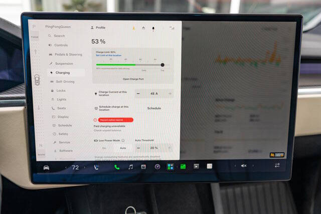 2022 Tesla Model X 35