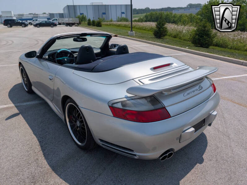 2004 Porsche 911 Carrera 4S