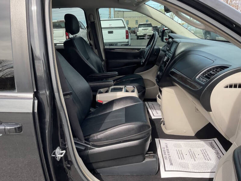 2015 Chrysler Town and Country Touring