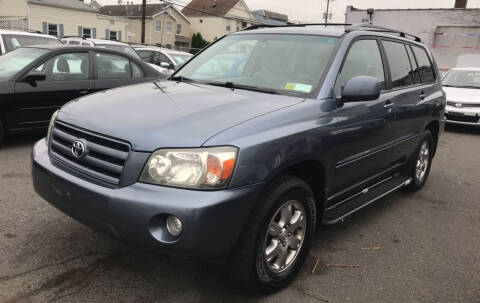 2004 Toyota Highlander for sale at SUNSHINE AUTO SALES LLC in Paterson NJ