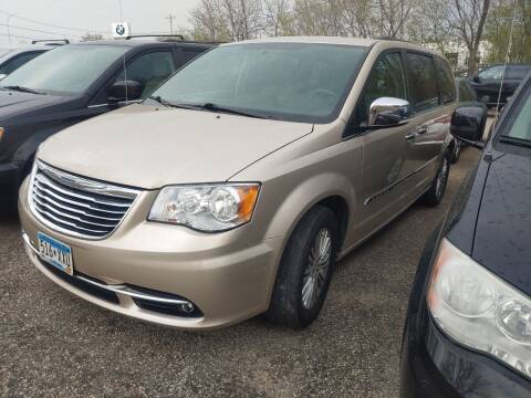 2014 Chrysler Town and Country for sale at Short Line Auto Inc in Rochester MN