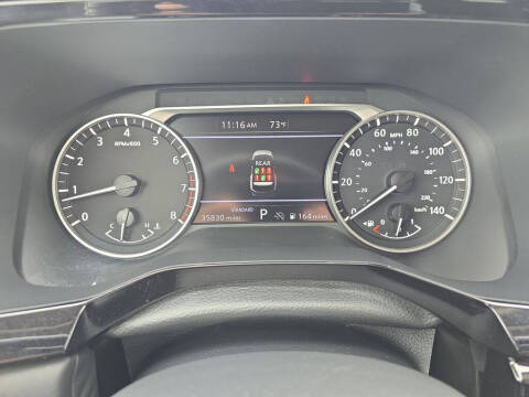 2025 Nissan Pathfinder SV