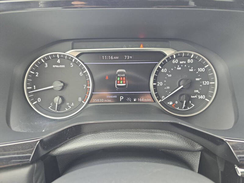 2025 Nissan Pathfinder SV