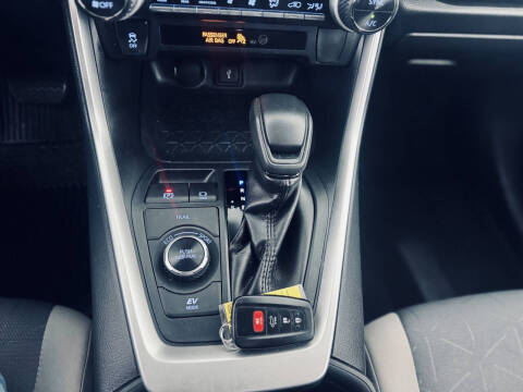 2020 Toyota RAV4 Hybrid XLE