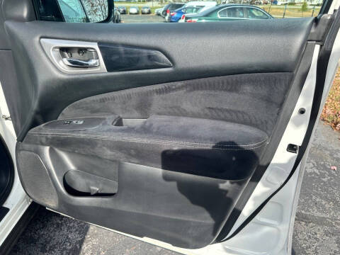 2013 Nissan Pathfinder SV