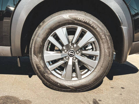 2025 Nissan Pathfinder S