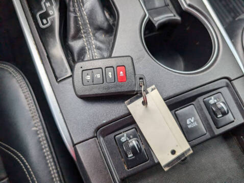 2017 Toyota Camry Hybrid XLE