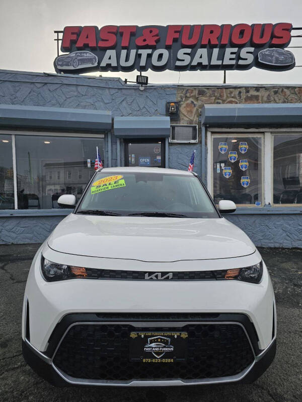 2023 Kia Soul LX's photo