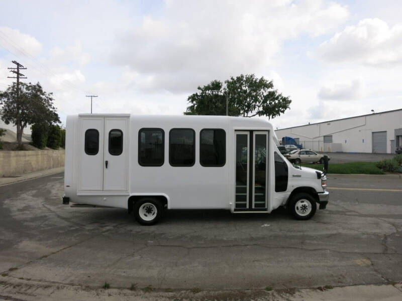 2024 Ford E-450