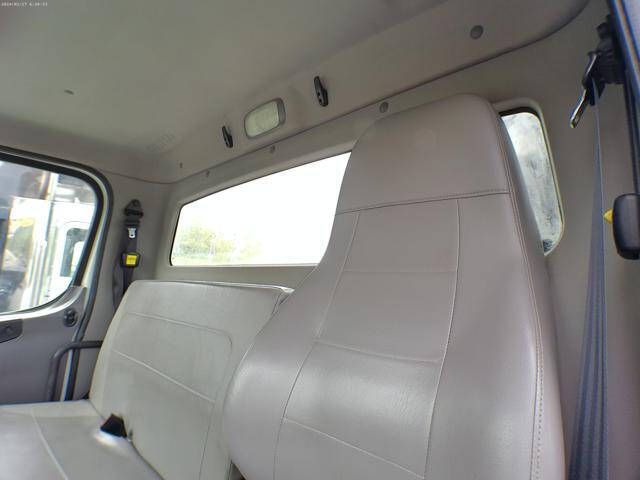 2015 Freightliner M2 106