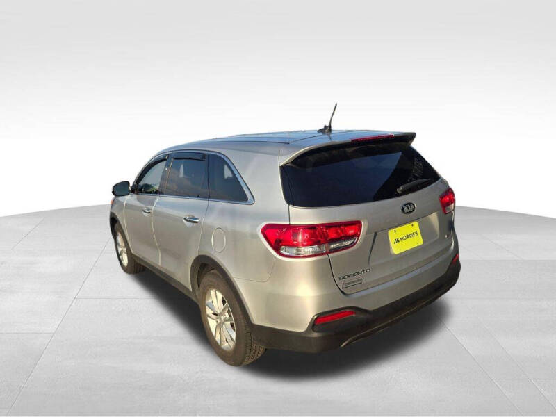 2016 Kia Sorento L
